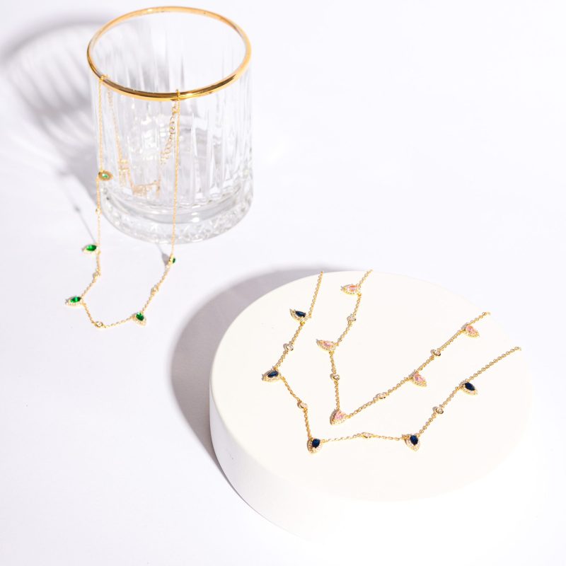 Dainty Drop | pendant necklace in 3 shades