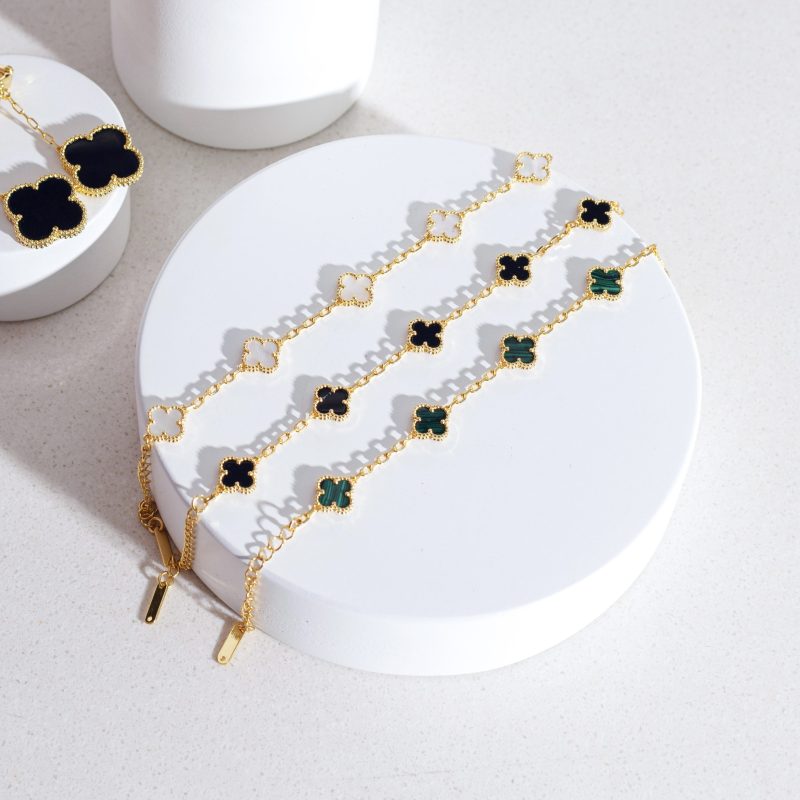 Petite four leaf bracelets