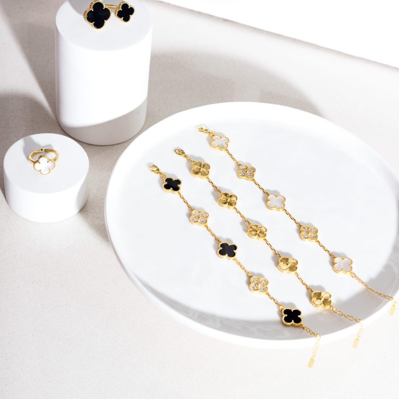 Vintage four leaf clover bracelet (SALE)